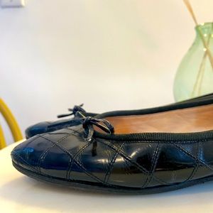 CHANEL vintage black patent leather ballet flats